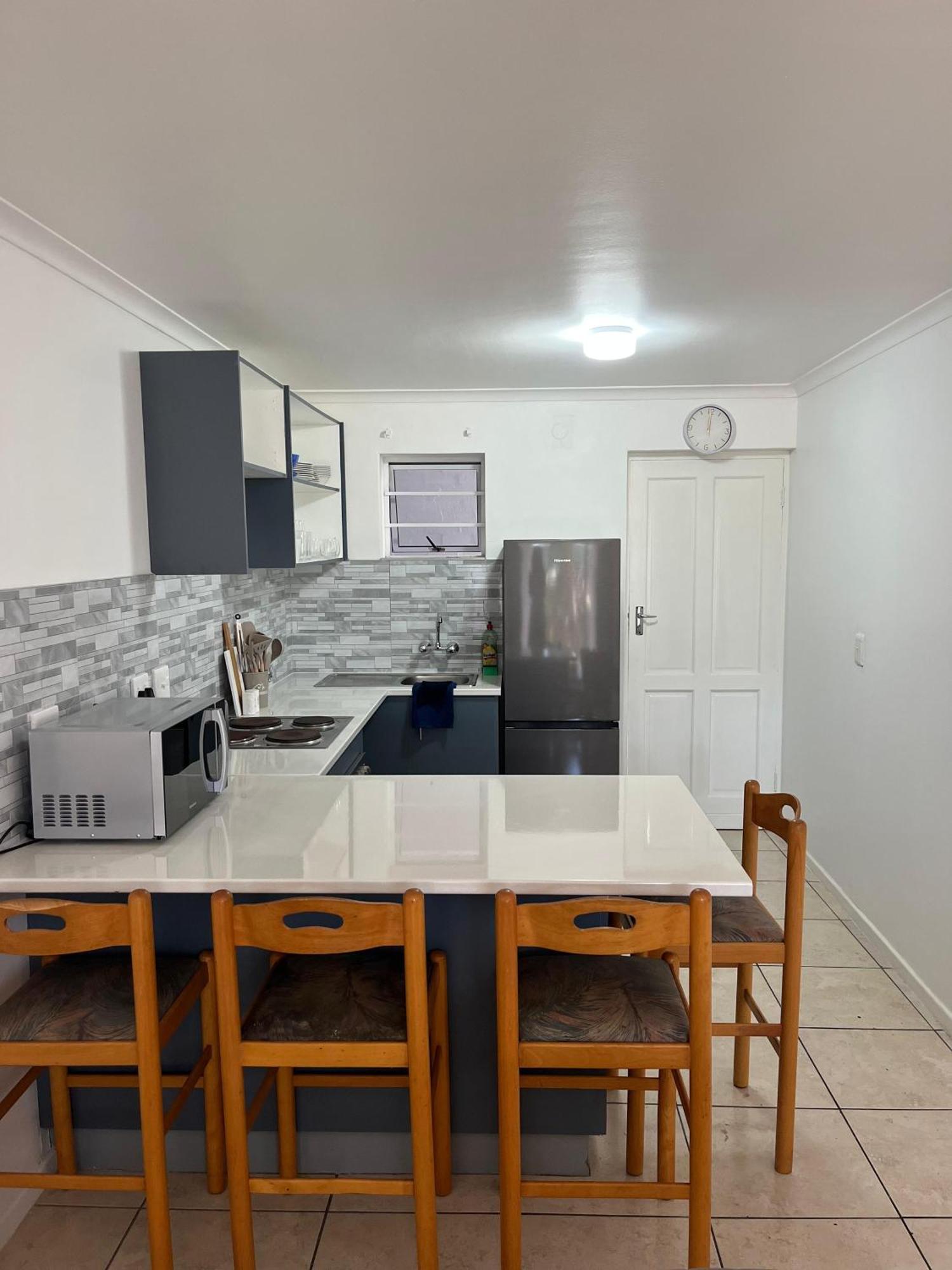 Apartment Pinelands Self Catering *